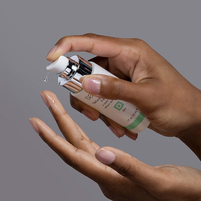 model hand dispensing natural moisture factor 